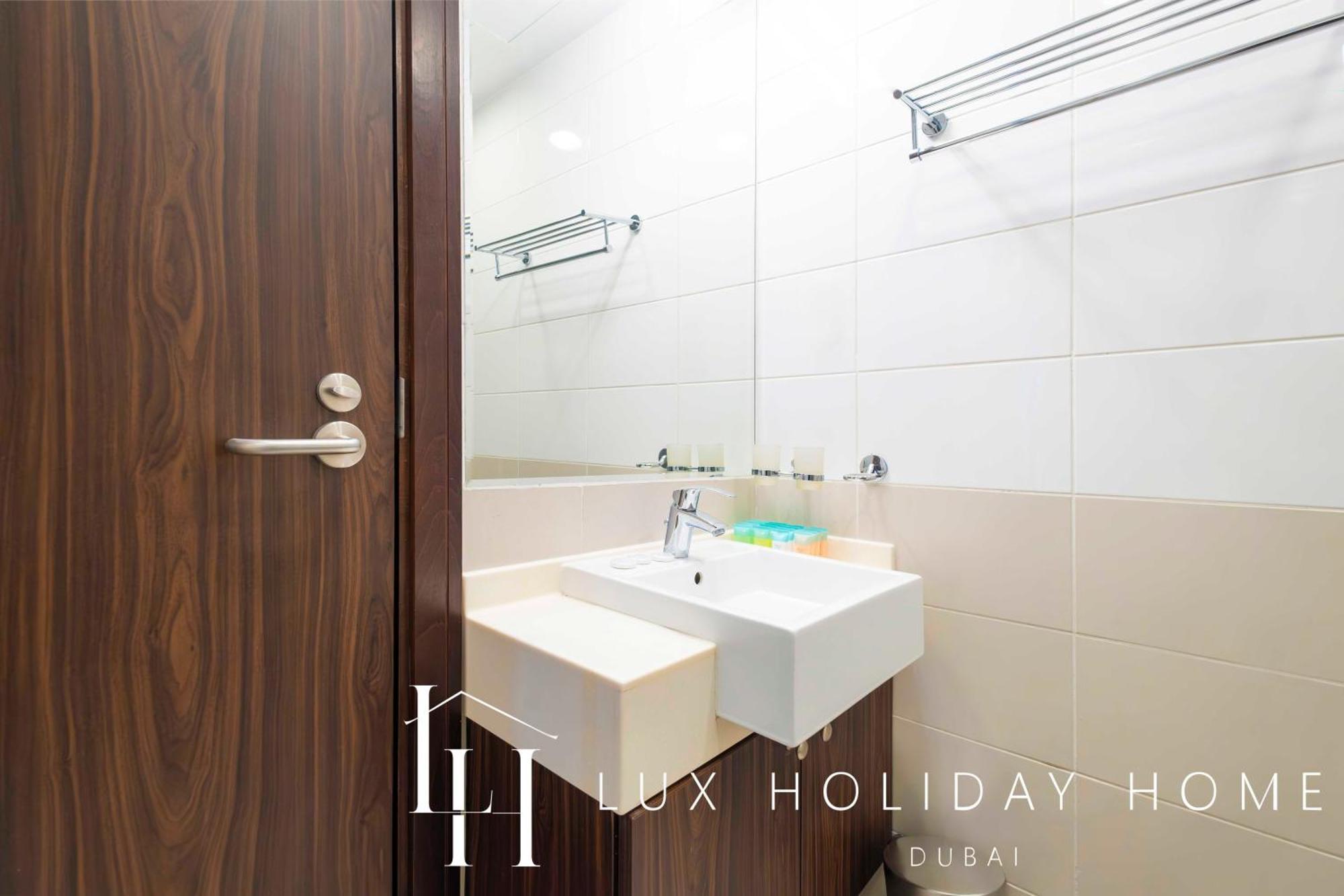 Lux - Opulent Island Suite 3 Дубай Екстериор снимка